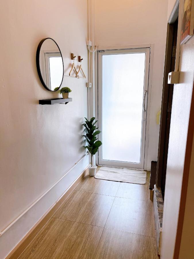 Lively And Cozy Canal House ,Entire House Μπανγκόκ Εξωτερικό φωτογραφία